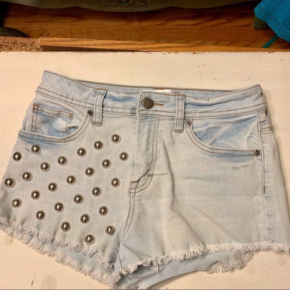 - STUDDED STRETCH DENIM CUTOFF JEAN SHORTS NWOT - Picture 1 of 5